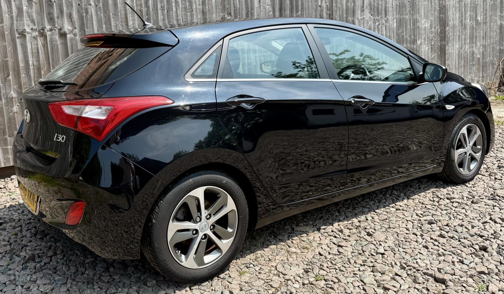 Hyundai i30 1.4 Blue Drive SE Hatchback 5dr Petrol Manual Euro 6 (s/s) (100 ps)