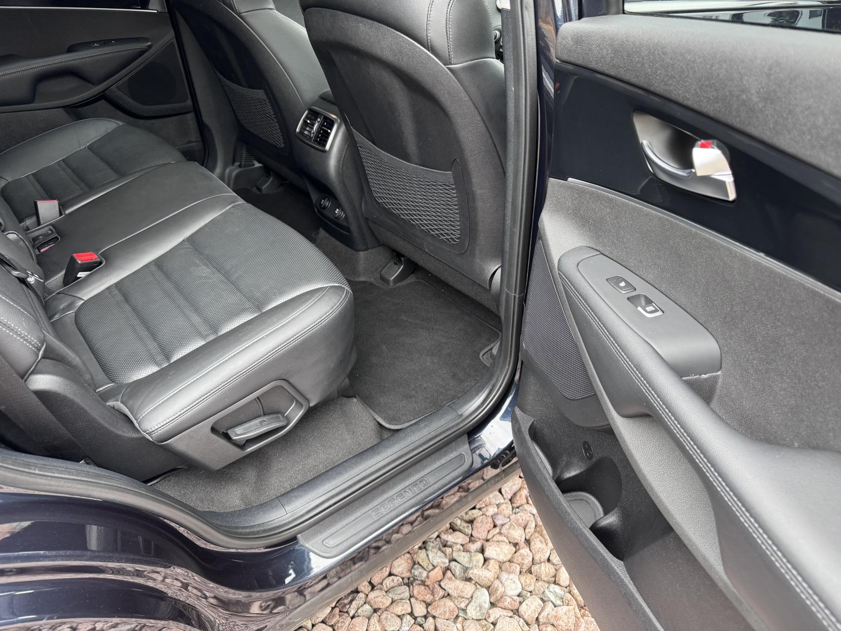 Kia Sorento 2.2 CRDi KX-2 SUV 5dr Diesel Manual AWD Euro 6 (s/s) (197 bhp)