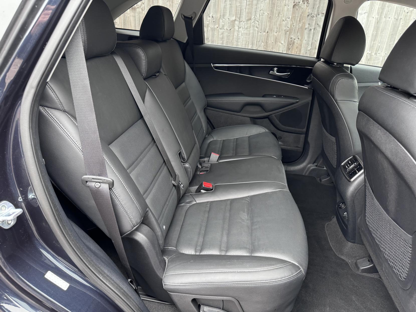 Kia Sorento 2.2 CRDi KX-2 SUV 5dr Diesel Manual AWD Euro 6 (s/s) (197 bhp)
