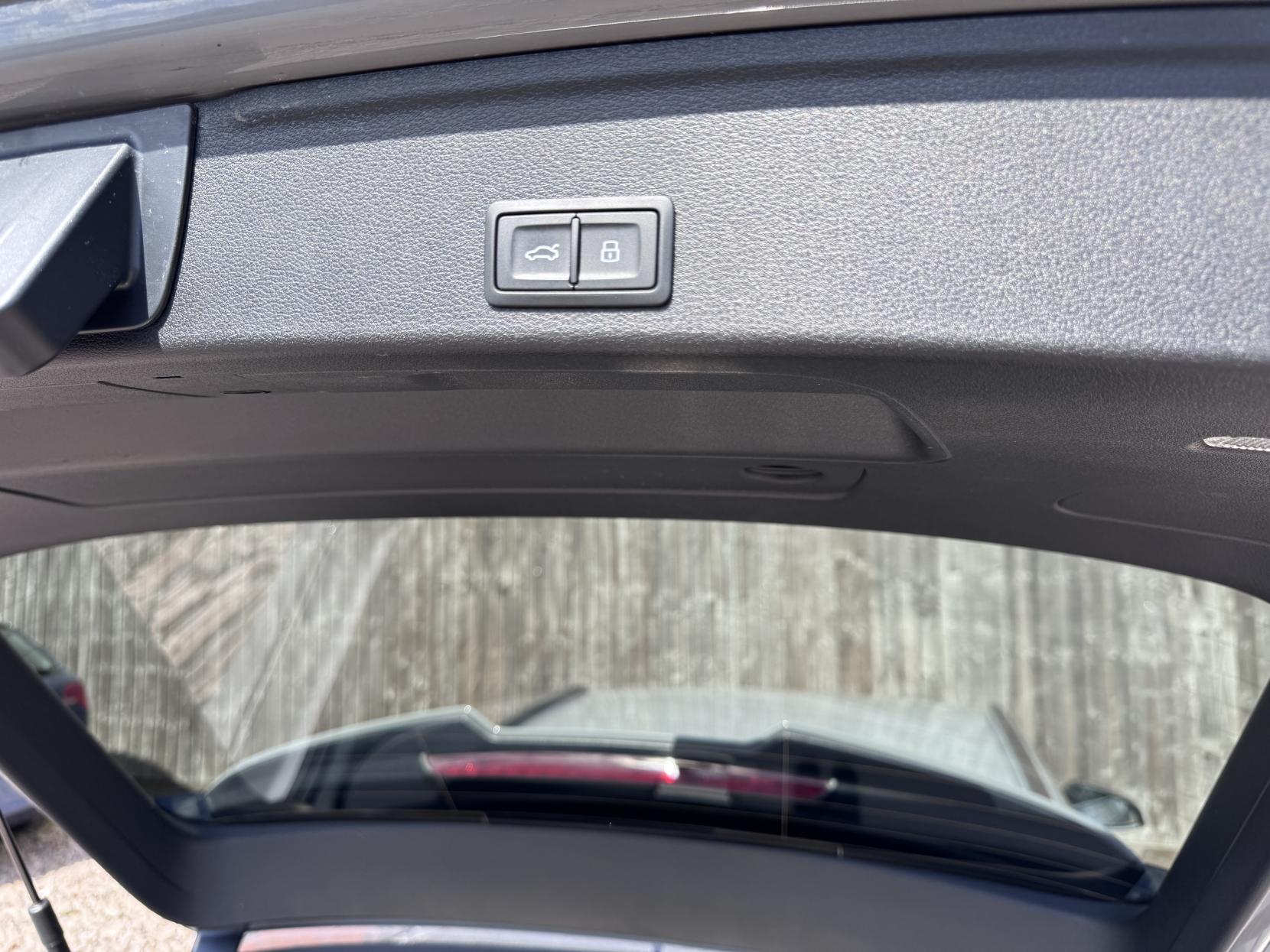 Audi RS4 Avant 2.9 TFSI V6 Carbon Black Estate 5dr Petrol Tiptronic quattro Euro 6 (s/s) (450 ps)