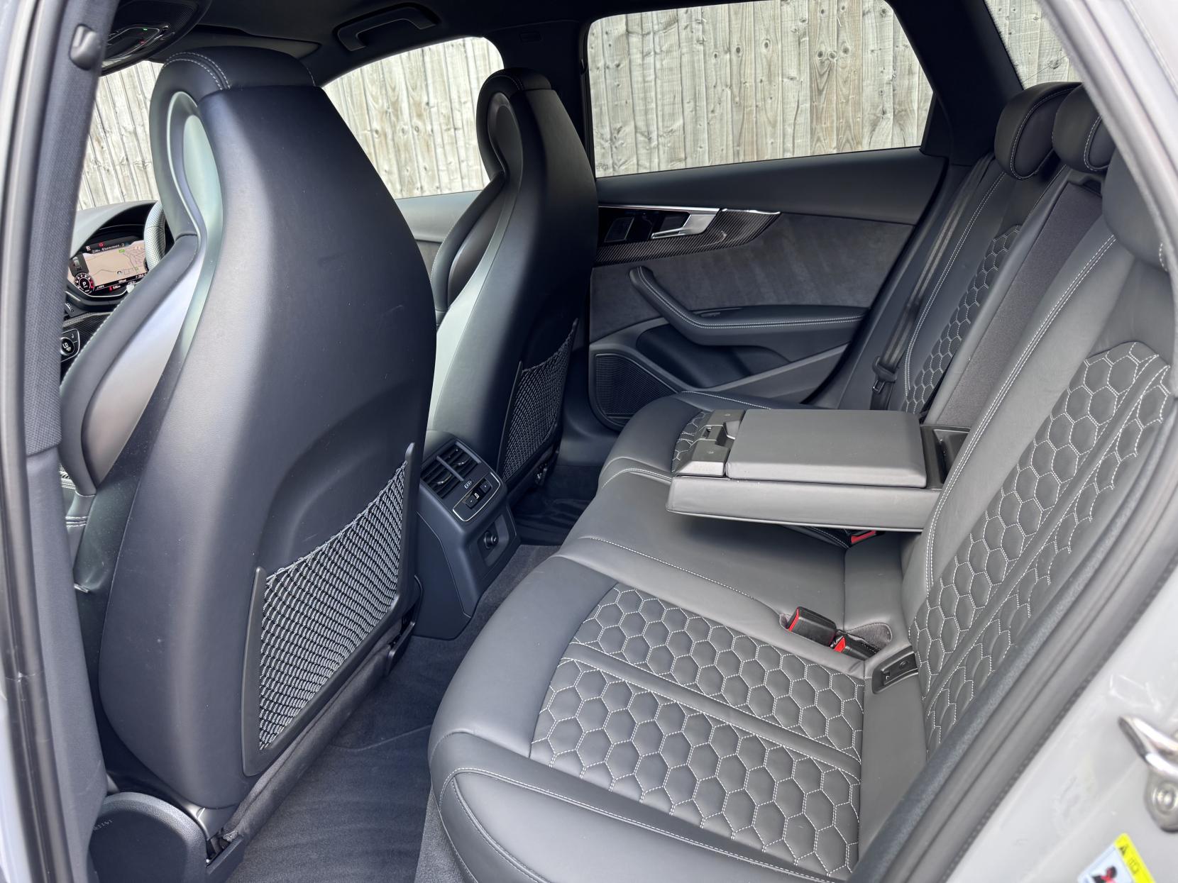 Audi RS4 Avant 2.9 TFSI V6 Carbon Black Estate 5dr Petrol Tiptronic quattro Euro 6 (s/s) (450 ps)