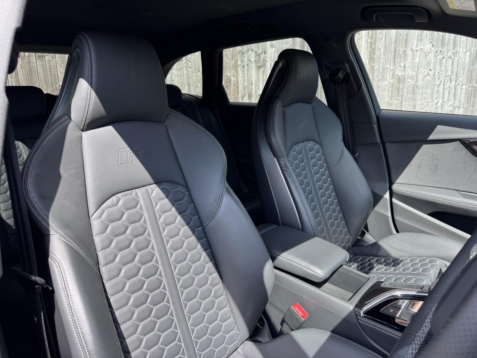 Audi RS4 Avant 2.9 TFSI V6 Carbon Black Estate 5dr Petrol Tiptronic quattro Euro 6 (s/s) (450 ps)