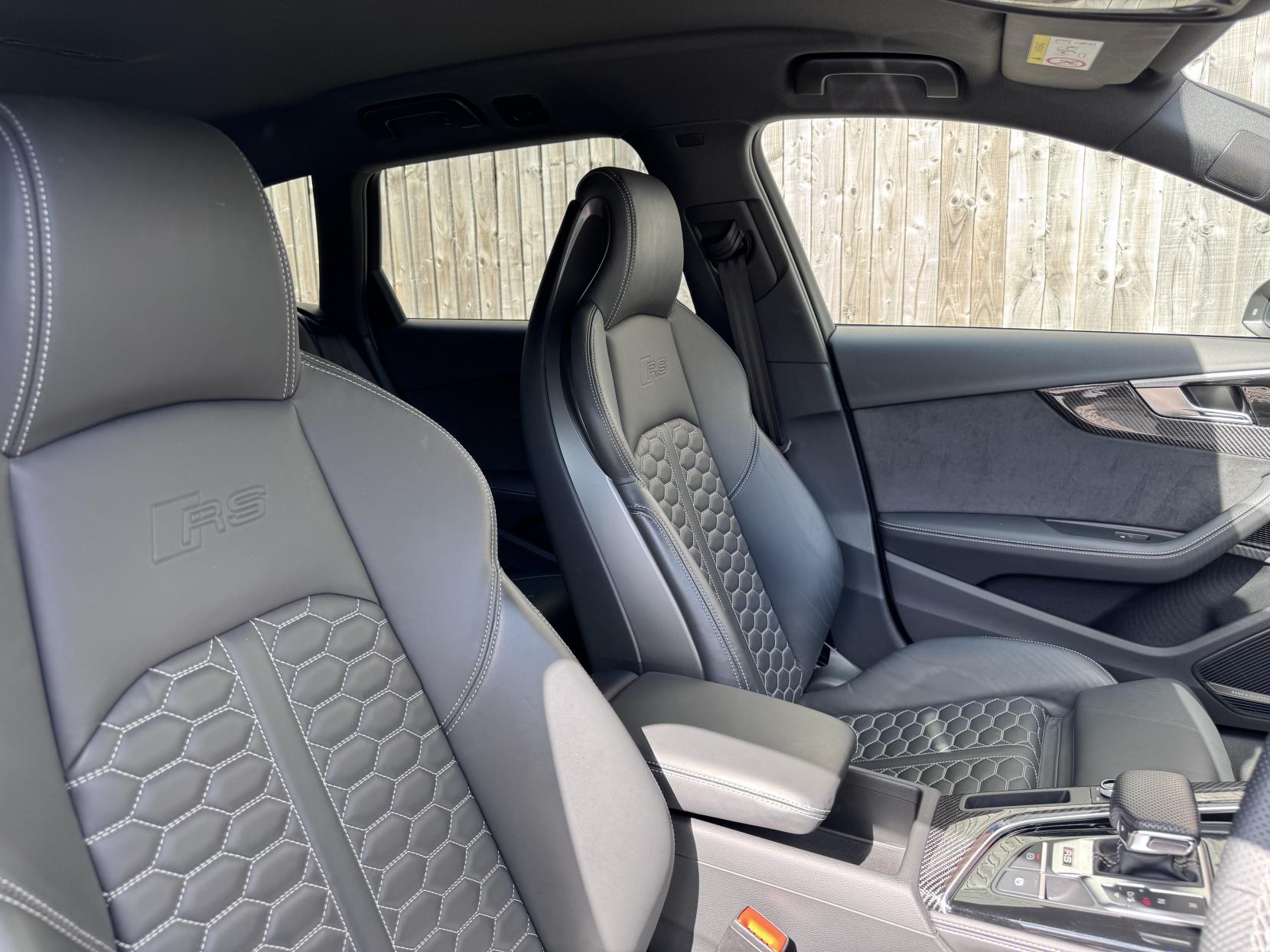 Audi RS4 Avant 2.9 TFSI V6 Carbon Black Estate 5dr Petrol Tiptronic quattro Euro 6 (s/s) (450 ps)