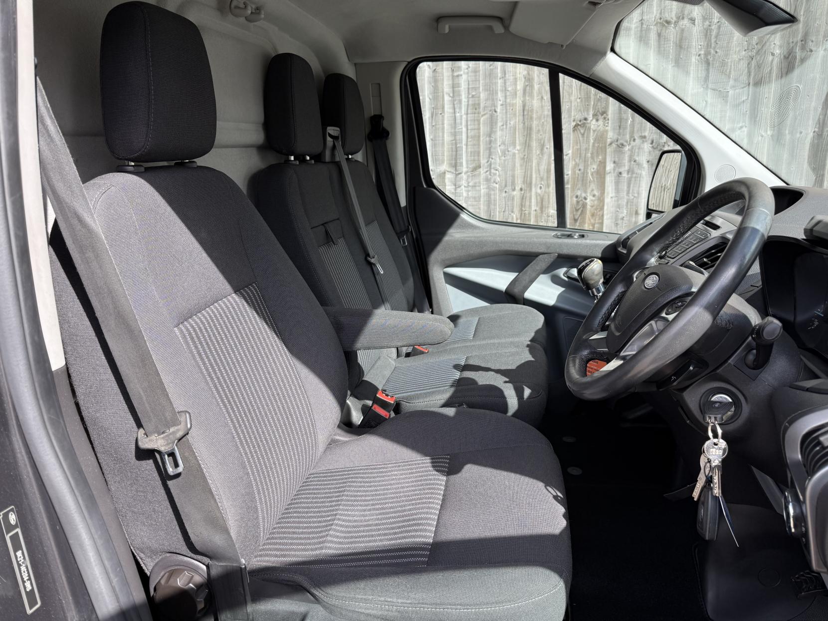 Ford Transit Custom 2.2 TDCi 270 Trend Panel Van 5dr Diesel Manual L1 H1 (186 g/km, 123 bhp)