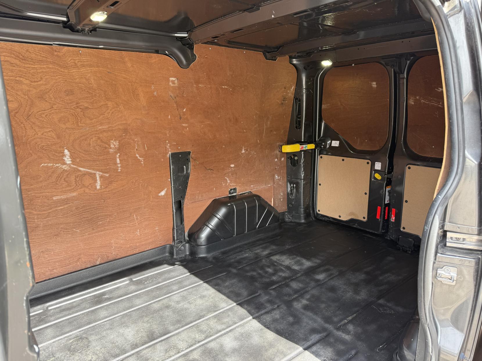 Ford Transit Custom 2.2 TDCi 270 Trend Panel Van 5dr Diesel Manual L1 H1 (186 g/km, 123 bhp)