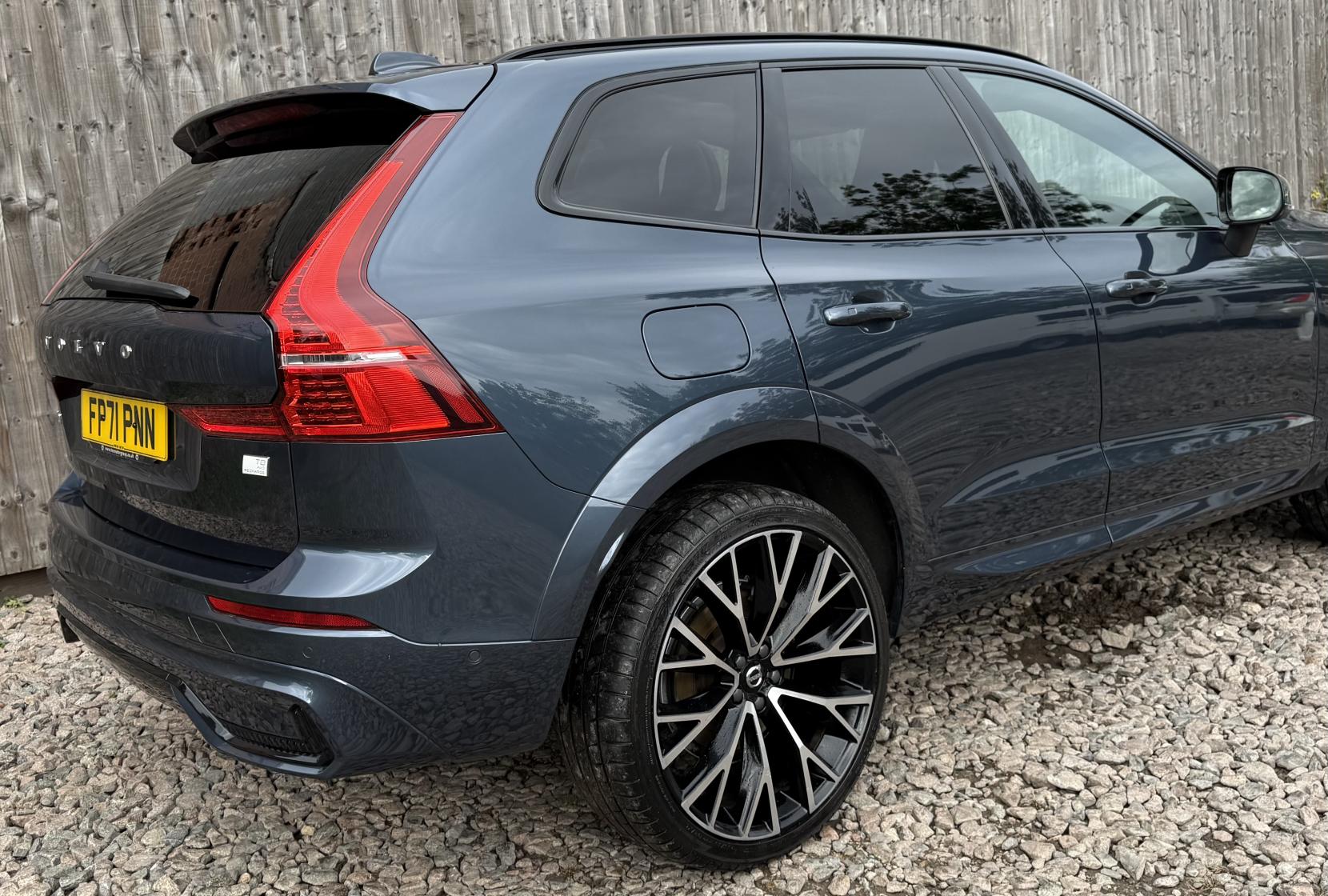 Volvo XC60 2.0h T8 Recharge 11.6kWh R-Design Pro SUV 5dr Petrol Plug-in Hybrid Auto AWD Euro 6 (s/s) (390 ps)