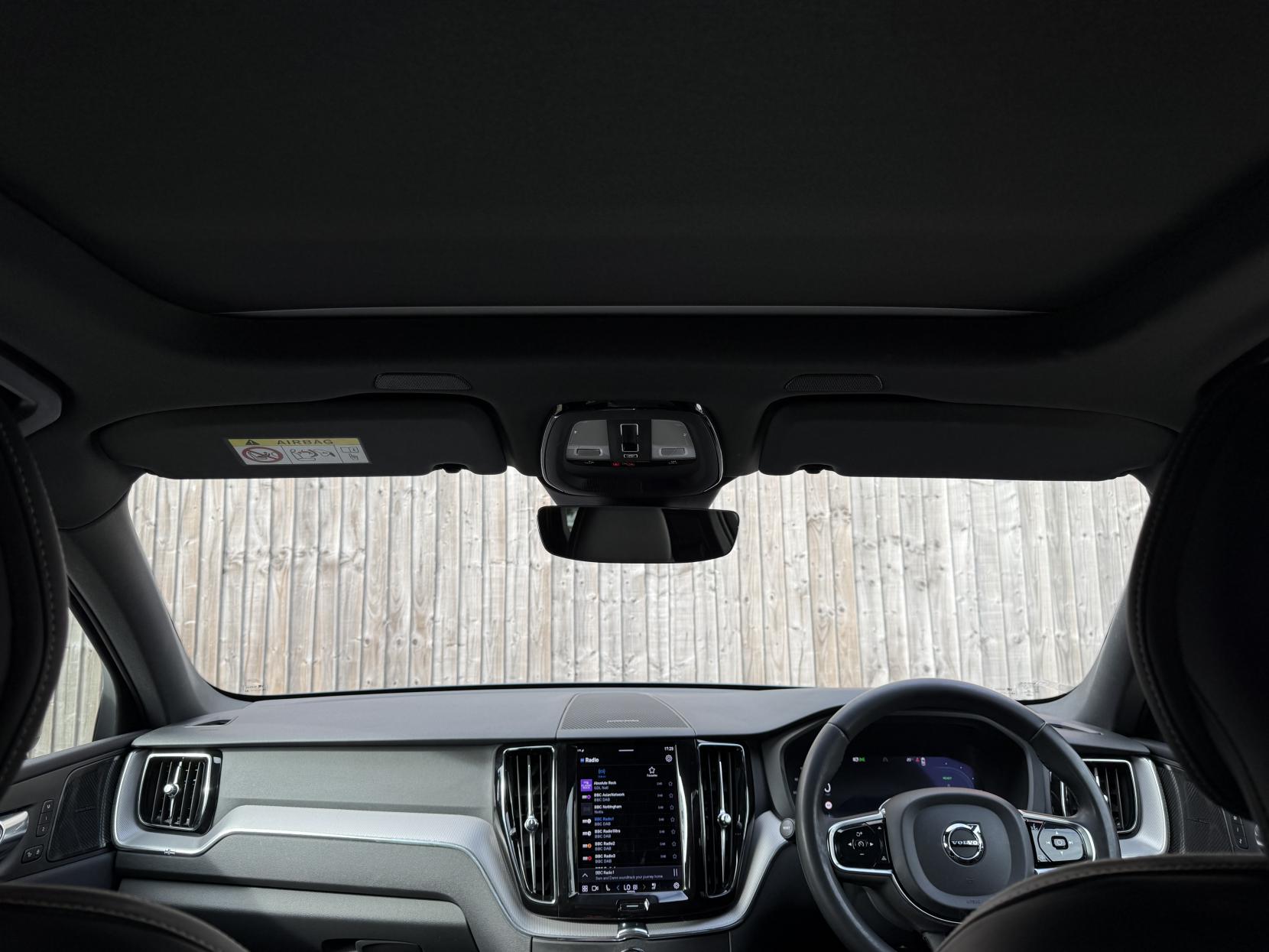 Volvo XC60 2.0h T8 Recharge 11.6kWh R-Design Pro SUV 5dr Petrol Plug-in Hybrid Auto AWD Euro 6 (s/s) (390 ps)
