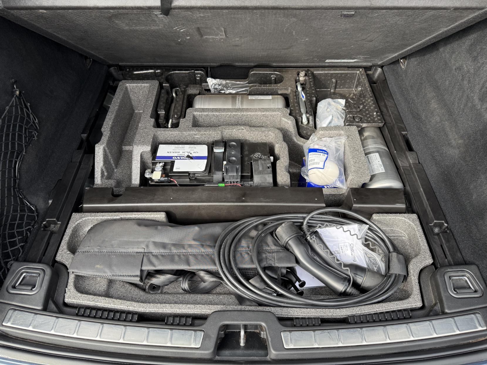 Volvo XC60 2.0h T8 Recharge 11.6kWh R-Design Pro SUV 5dr Petrol Plug-in Hybrid Auto AWD Euro 6 (s/s) (390 ps)