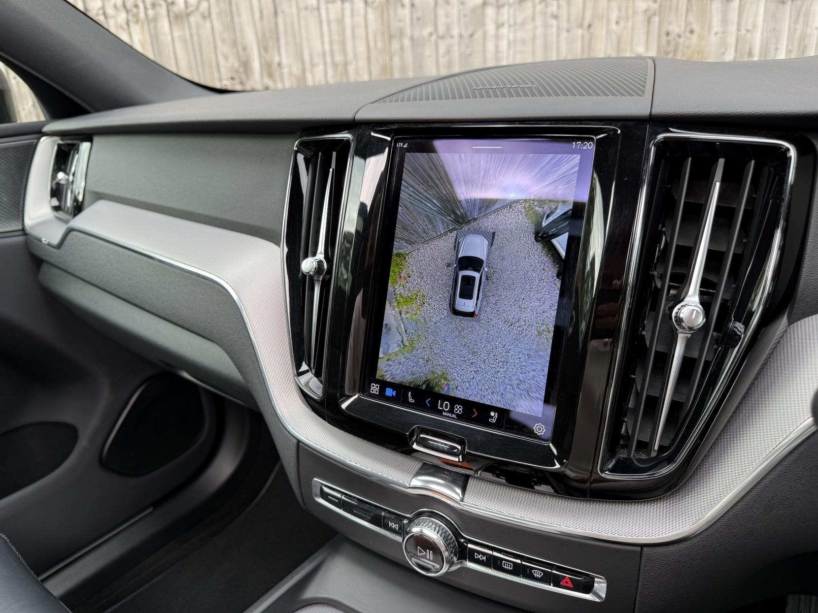 Volvo XC60 2.0h T8 Recharge 11.6kWh R-Design Pro SUV 5dr Petrol Plug-in Hybrid Auto AWD Euro 6 (s/s) (390 ps)