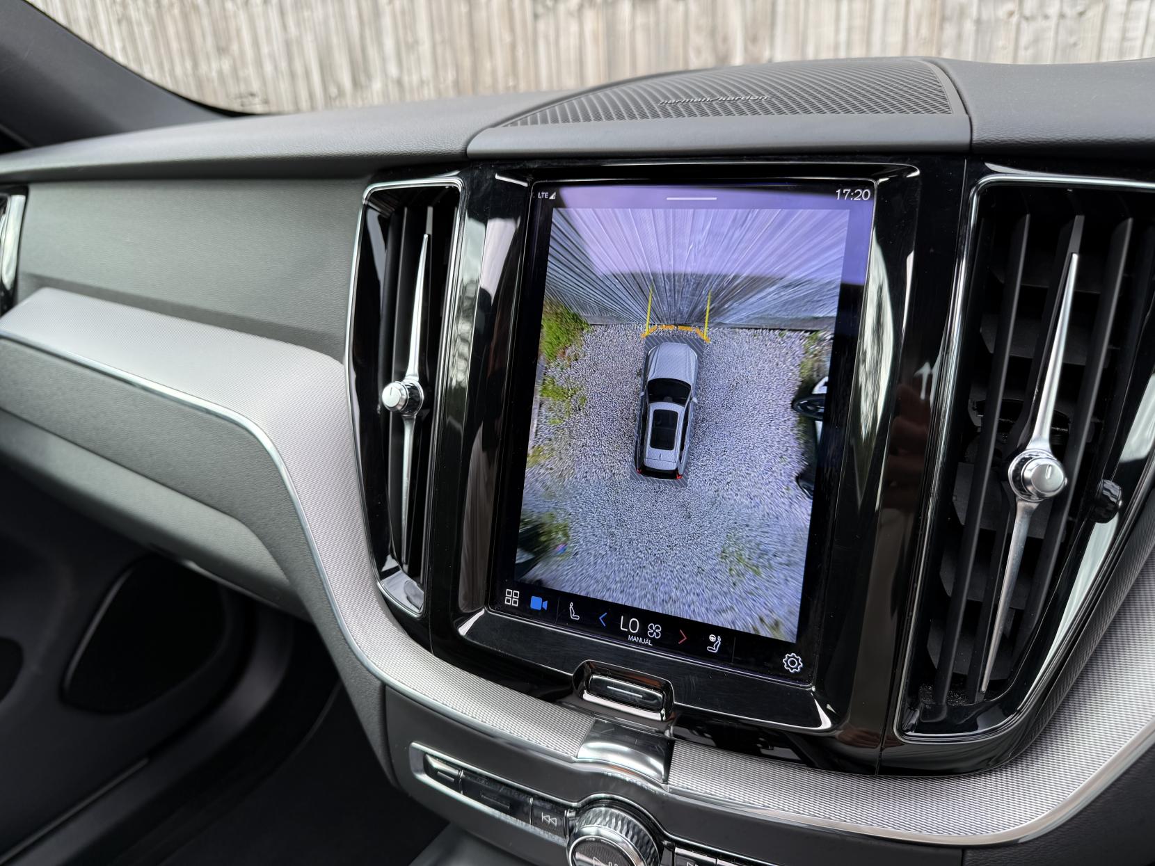 Volvo XC60 2.0h T8 Recharge 11.6kWh R-Design Pro SUV 5dr Petrol Plug-in Hybrid Auto AWD Euro 6 (s/s) (390 ps)