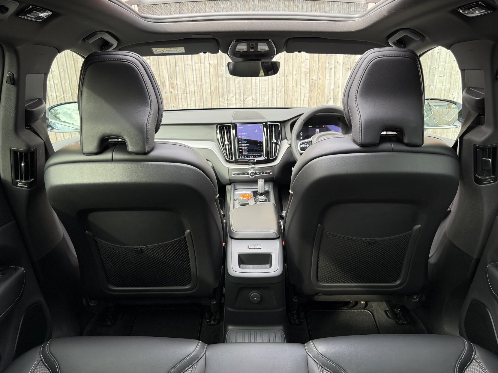 Volvo XC60 2.0h T8 Recharge 11.6kWh R-Design Pro SUV 5dr Petrol Plug-in Hybrid Auto AWD Euro 6 (s/s) (390 ps)