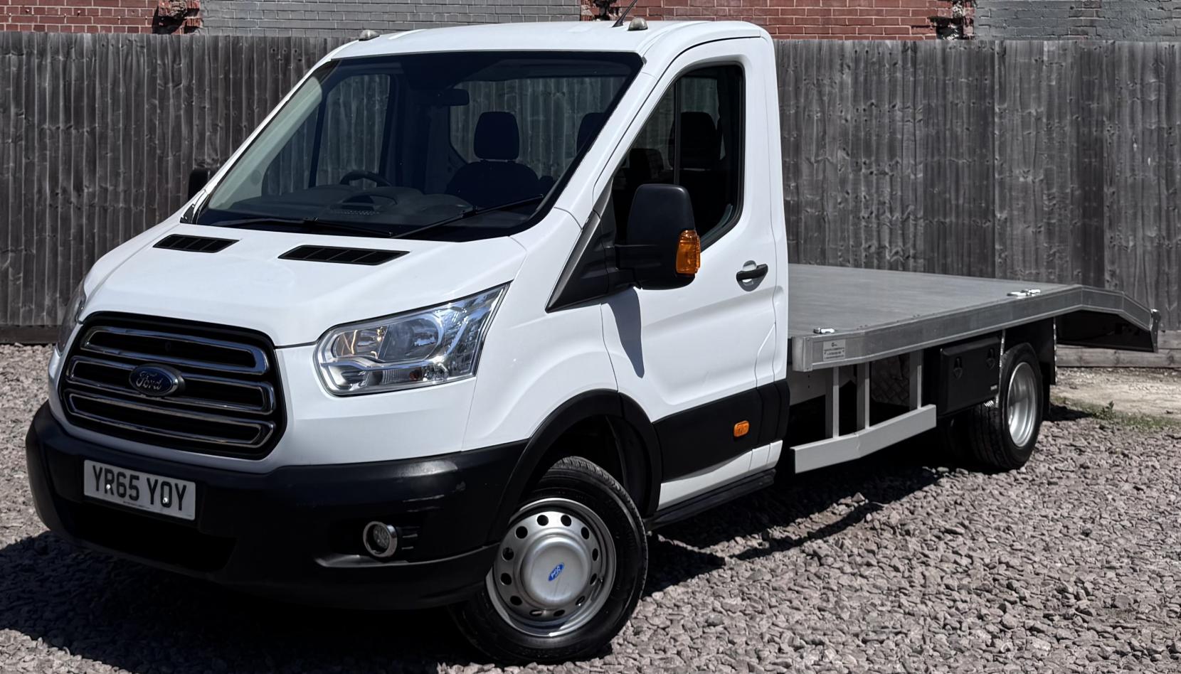 Ford Transit 2.2 TDCi 350 Chassis Cab 2dr Diesel Manual RWD L4 H1 Euro 5 (DRW) (125 ps)