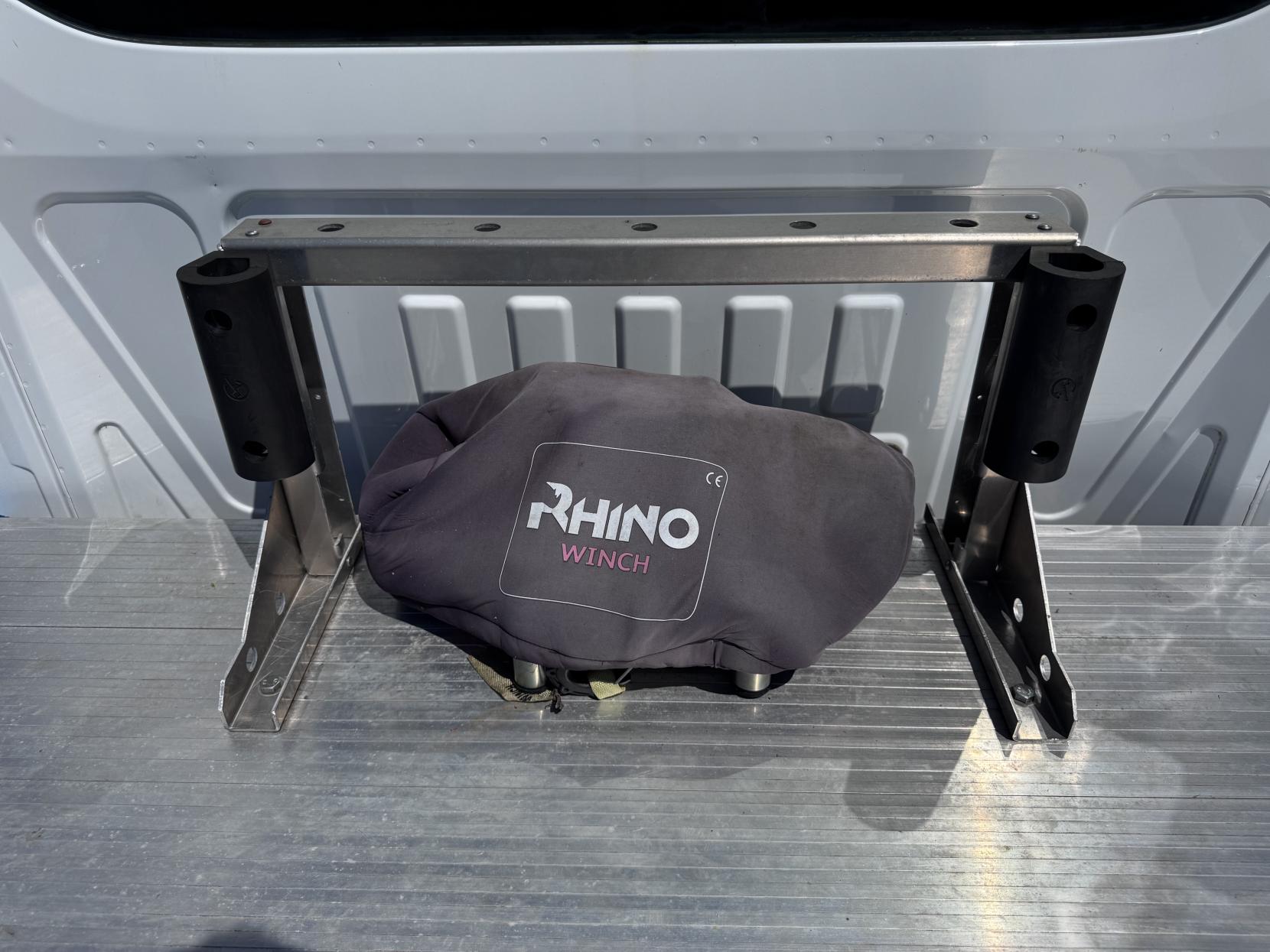 Ford Transit 2.2 TDCi 350 Chassis Cab 2dr Diesel Manual RWD L4 H1 Euro 5 (DRW) (125 ps)