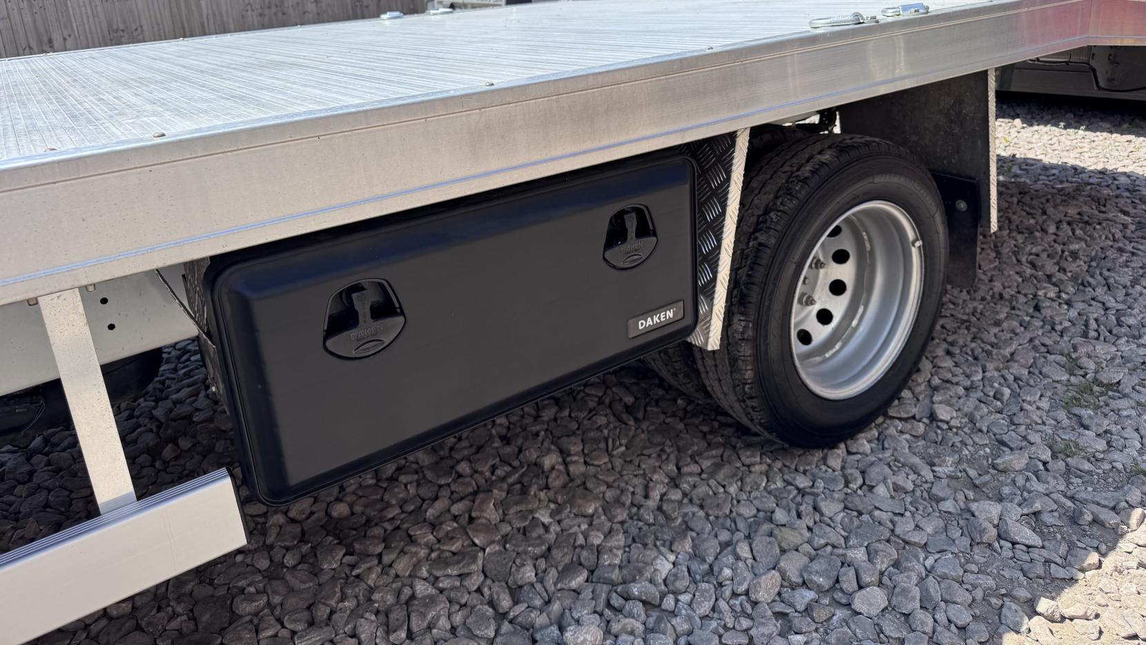 Ford Transit 2.2 TDCi 350 Chassis Cab 2dr Diesel Manual RWD L4 H1 Euro 5 (DRW) (125 ps)