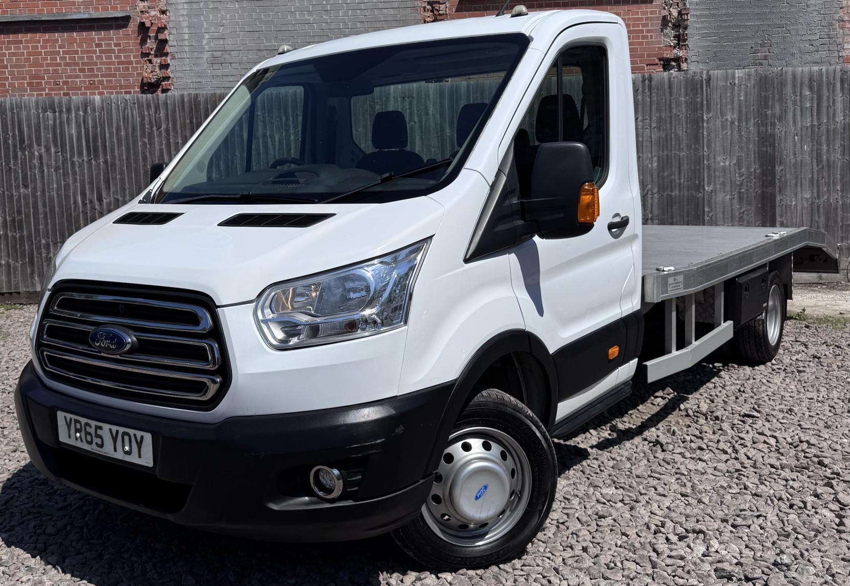 Ford Transit 2.2 TDCi 350 Chassis Cab 2dr Diesel Manual RWD L4 H1 Euro 5 (DRW) (125 ps)