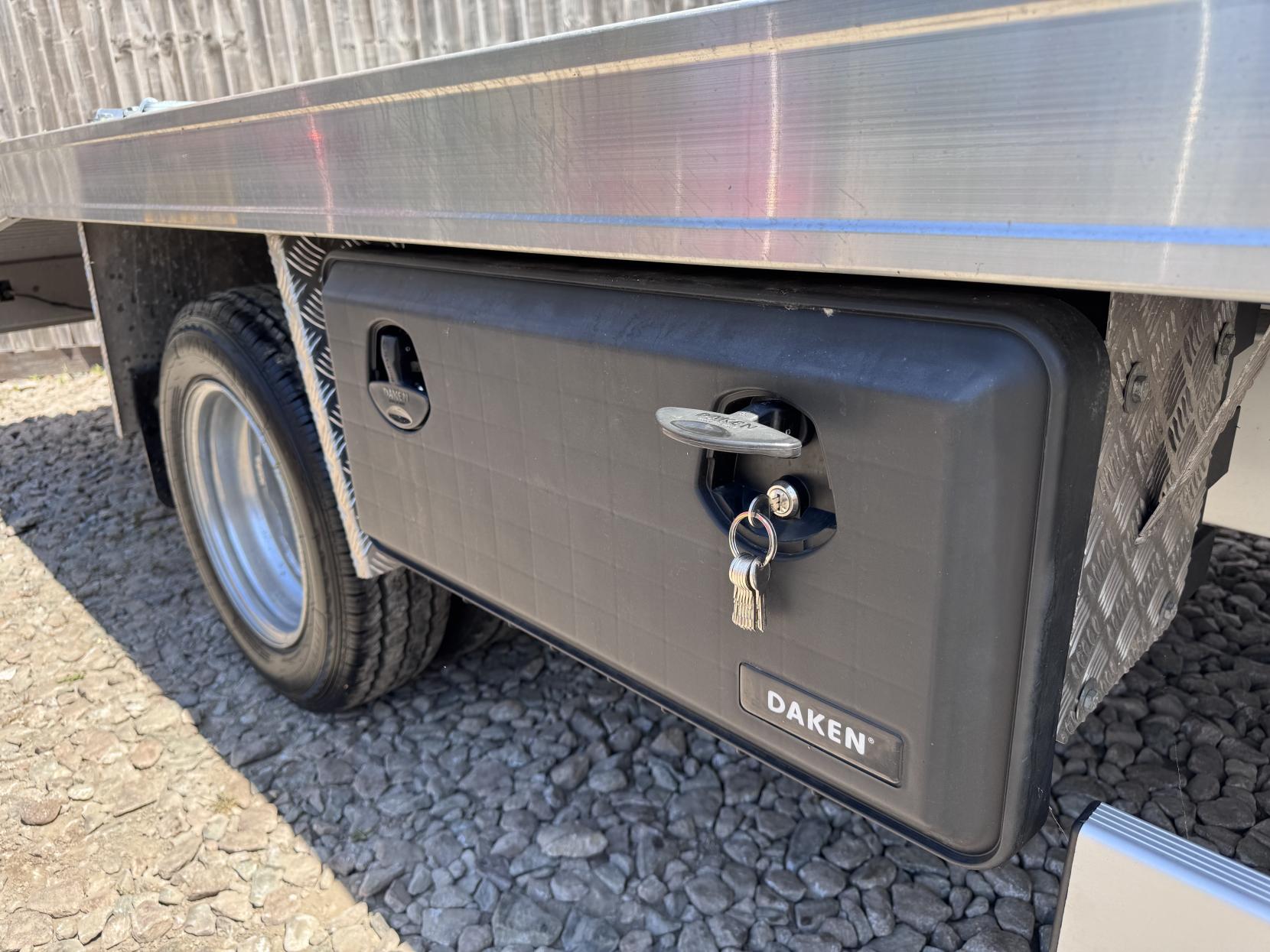 Ford Transit 2.2 TDCi 350 Chassis Cab 2dr Diesel Manual RWD L4 H1 Euro 5 (DRW) (125 ps)