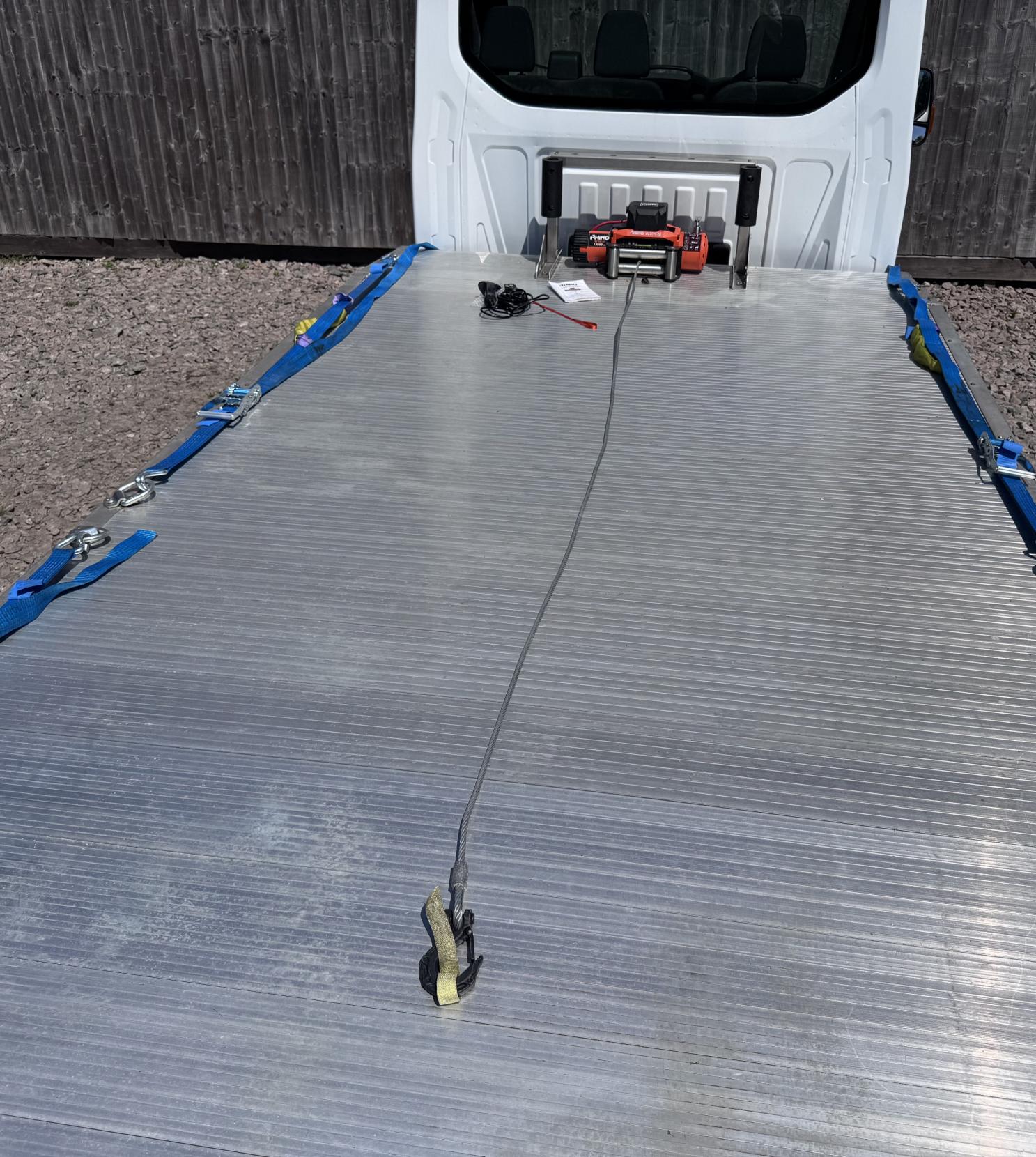 Ford Transit 2.2 TDCi 350 Chassis Cab 2dr Diesel Manual RWD L4 H1 Euro 5 (DRW) (125 ps)