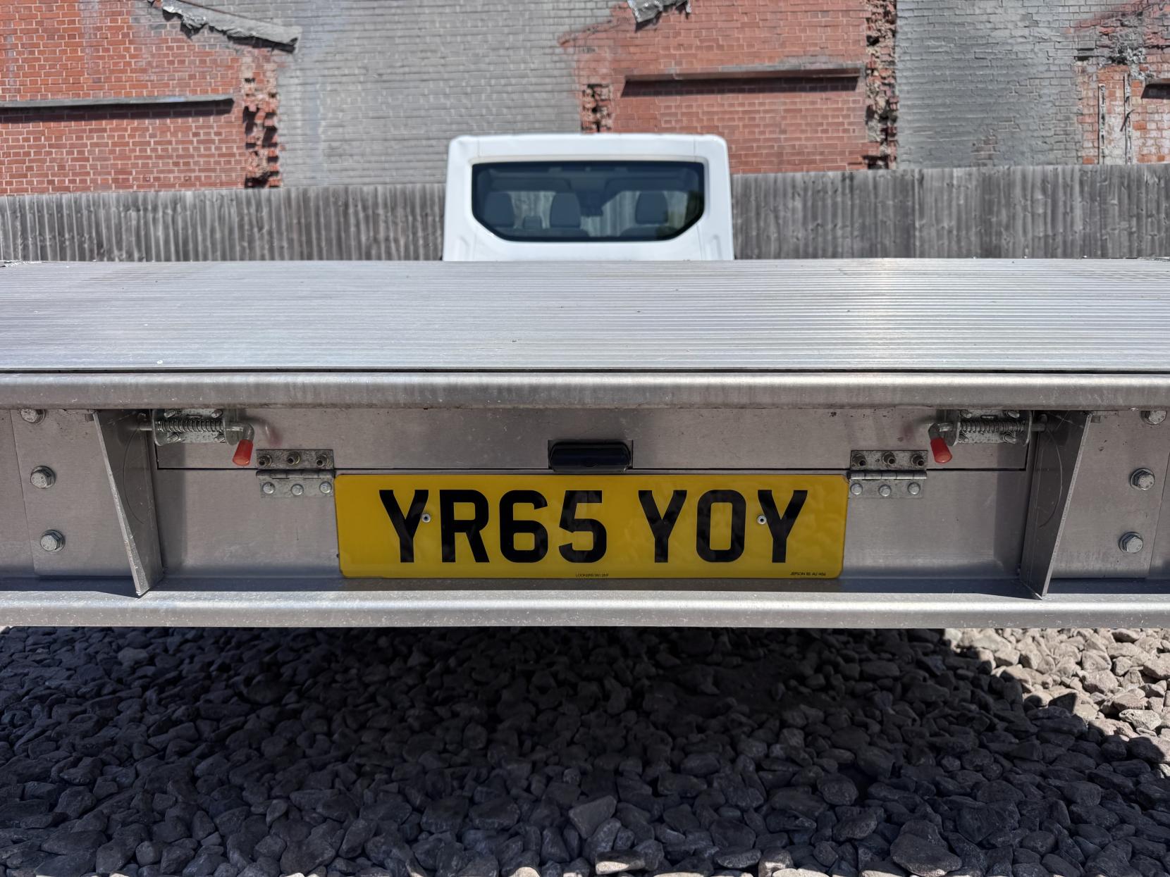 Ford Transit 2.2 TDCi 350 Chassis Cab 2dr Diesel Manual RWD L4 H1 Euro 5 (DRW) (125 ps)