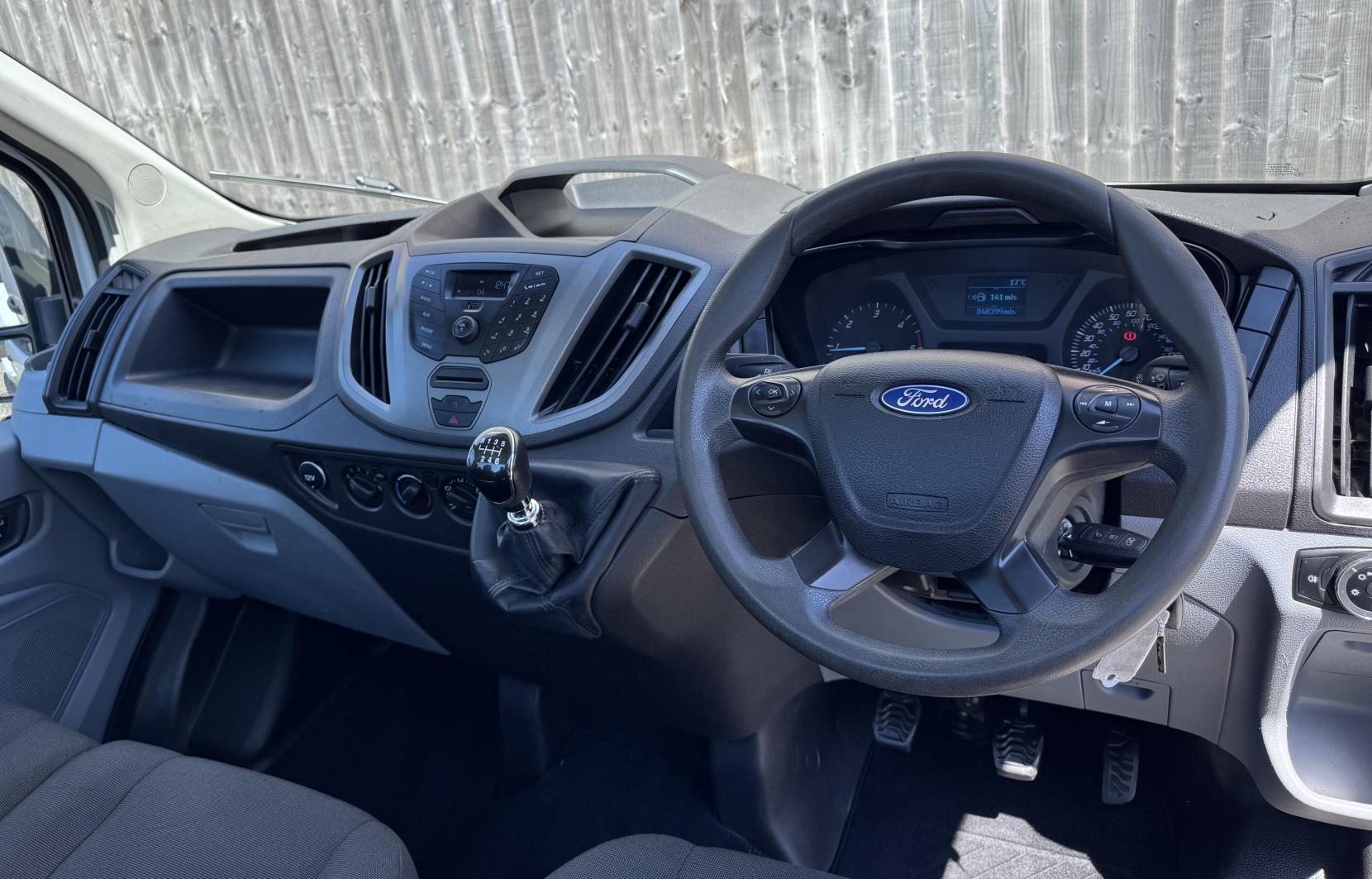 Ford Transit 2.2 TDCi 350 Chassis Cab 2dr Diesel Manual RWD L4 H1 Euro 5 (DRW) (125 ps)