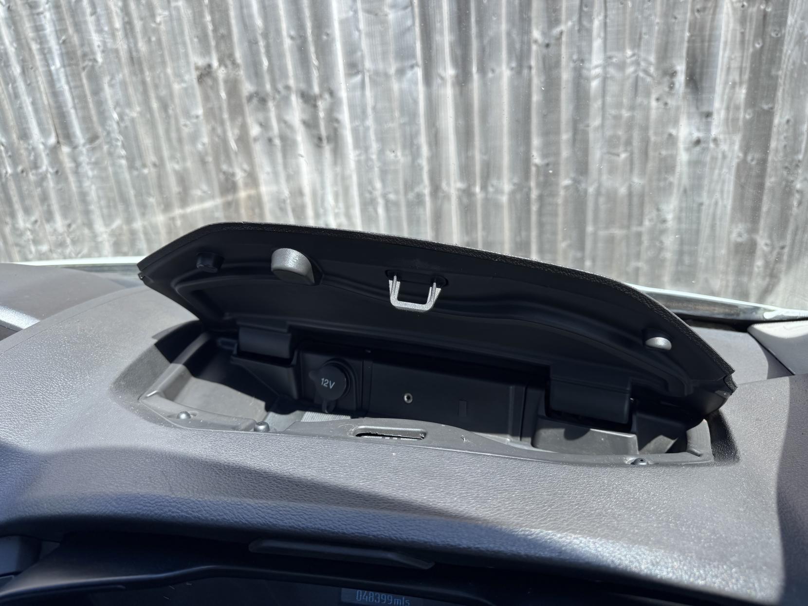 Ford Transit 2.2 TDCi 350 Chassis Cab 2dr Diesel Manual RWD L4 H1 Euro 5 (DRW) (125 ps)