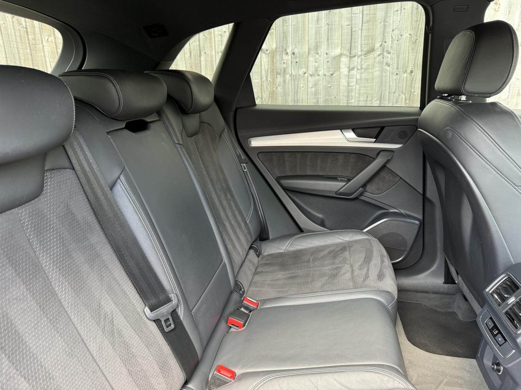 Audi Q5 2.0 TDI S line SUV 5dr Diesel S Tronic quattro Euro 6 (s/s) (190 ps)