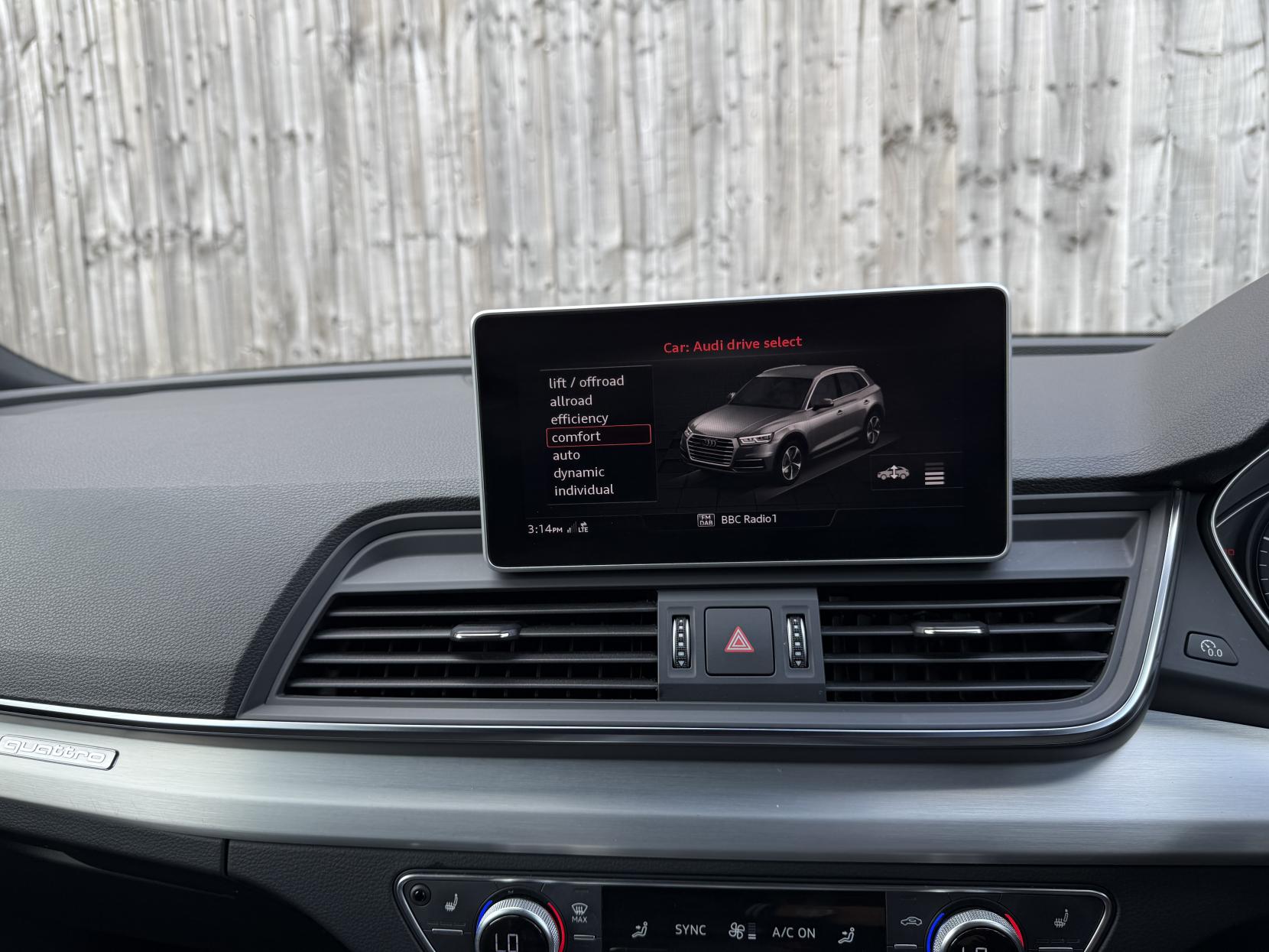 Audi Q5 2.0 TDI S line SUV 5dr Diesel S Tronic quattro Euro 6 (s/s) (190 ps)