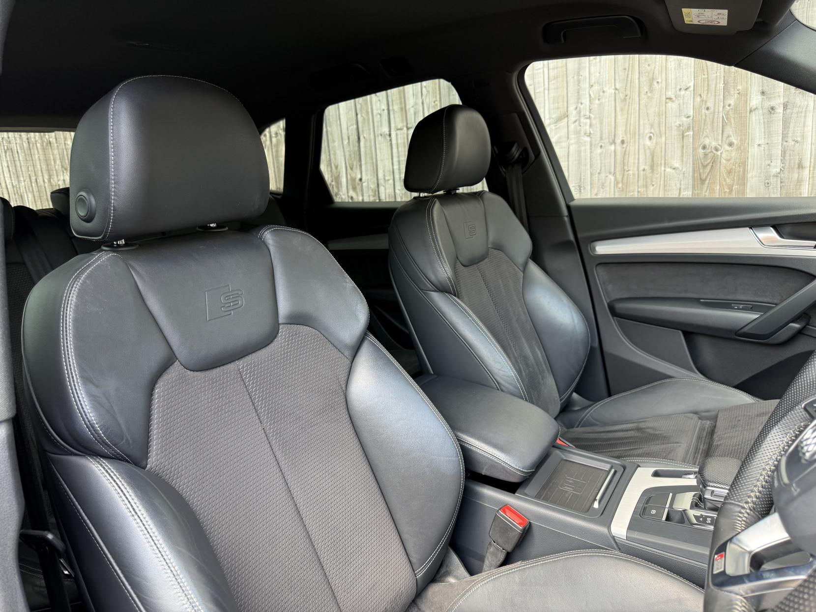 Audi Q5 2.0 TDI S line SUV 5dr Diesel S Tronic quattro Euro 6 (s/s) (190 ps)